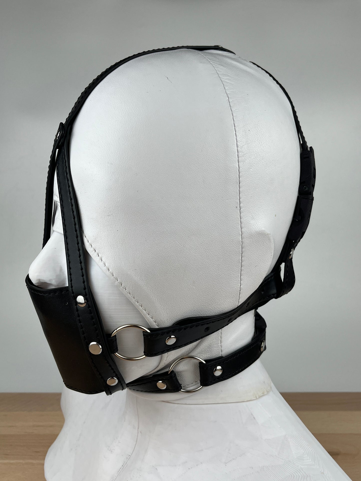 Kunstleder Ball Knebel Kopfharness mit Kink-Lock Schnellverschluss (mit innenliegendem Ballknebel)