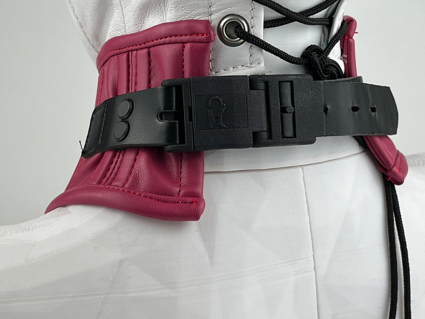 Halskorsett mit Kink-Lock Schnellverschluss (kurz, schwarz, pink)