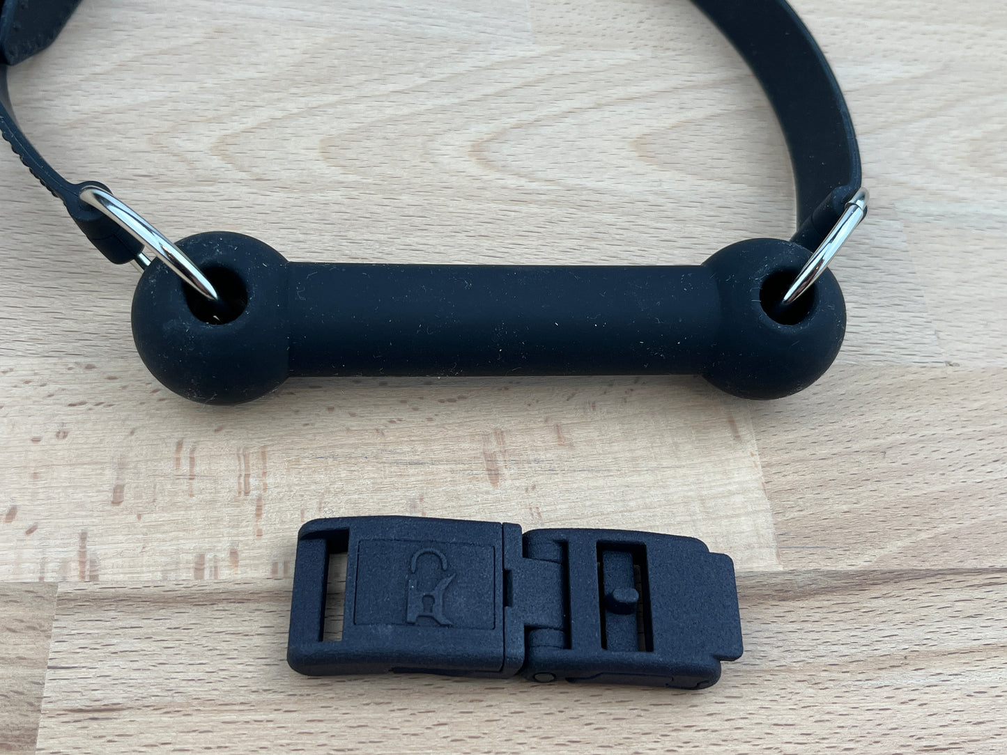 Silikon Hundeknochen-Knebel mit Kink-Lock Schnellverschluss