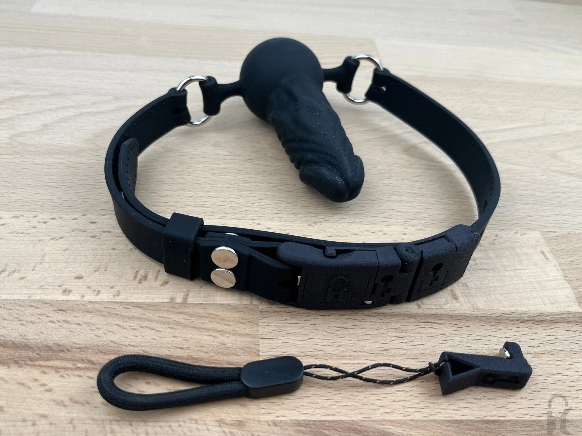 Silikon Penis-Knebel (Deepthroat Trainer) mit Kink-Lock Schnellverschl Silikon Penis-Knebel (Deepthroat Trainer) mit Kink-Lock Schnellverschl